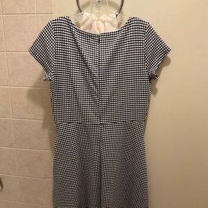 Black and white Gap dress, size 10 petite
